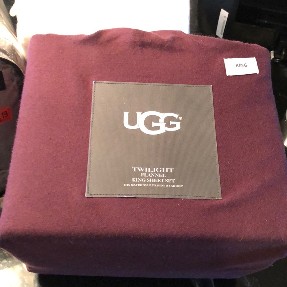 Ugg Twilight flannel king sheet set maroon color